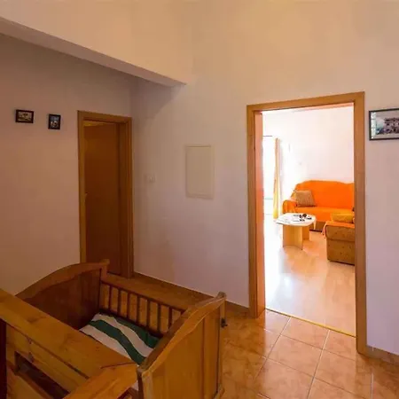 In 39190 Apartment *