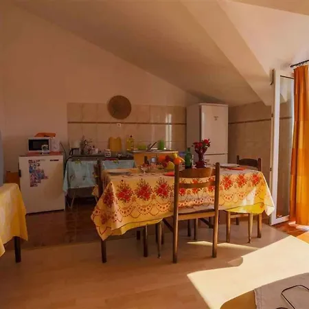 Apartment In 39190 Selce